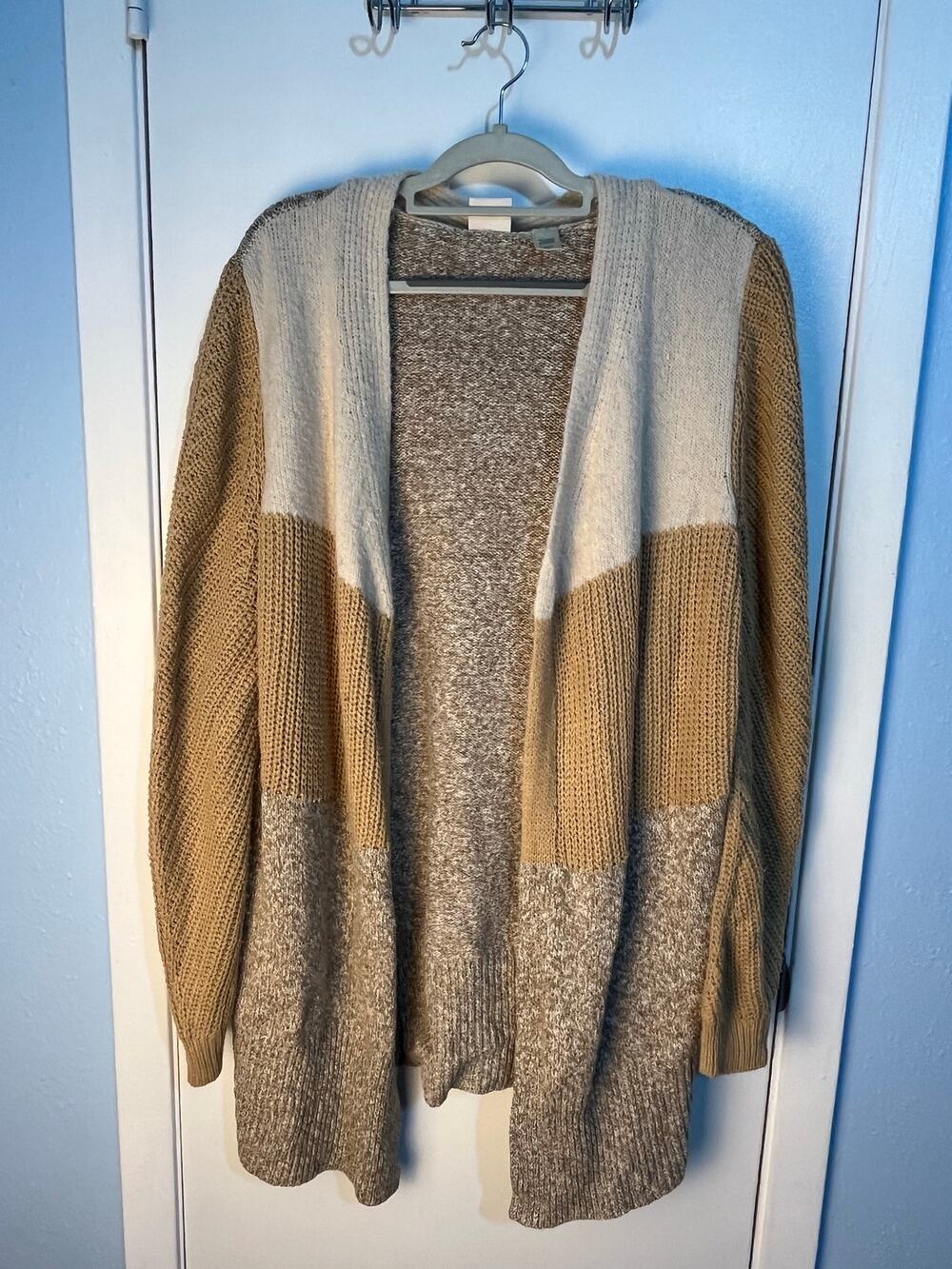 Daytrip Cardigan Chunky Knit Sweater Large Tan Granny Core Cozy Office Fall